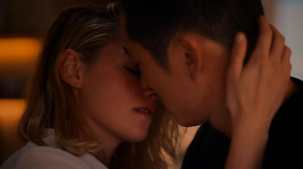 Love Me（原題）の画像