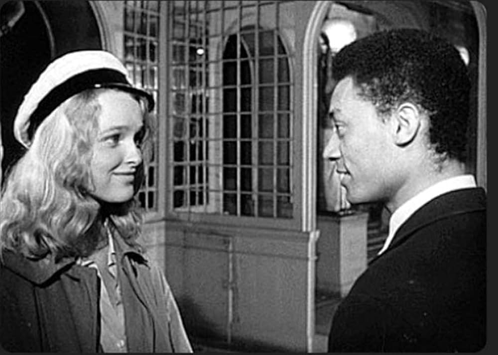 日曜には埋葬しないの画像