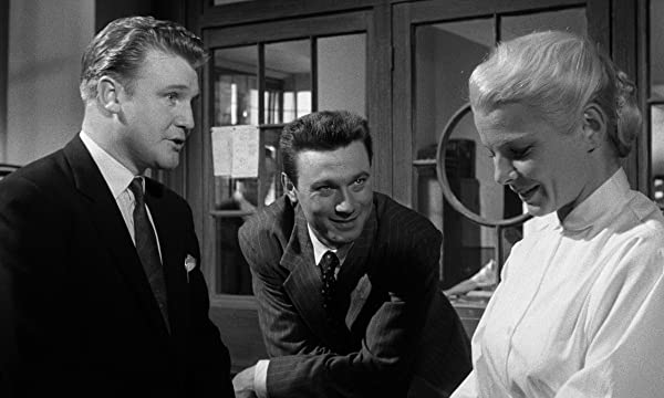 「年上の女」ローレンス・ハーベイ & ハーマイアニ・バドリー & ドナルド・ヒューストン & メアリー・ピーチ & ヘザー・シアーズ & シモーヌ・シニョレの画像