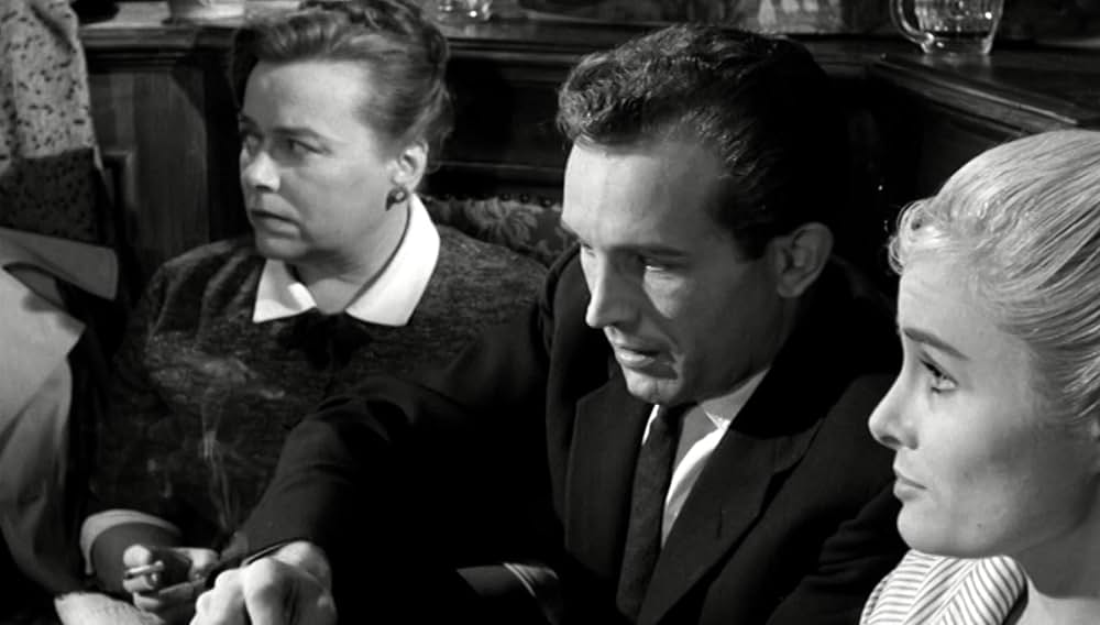 年上の女の画像