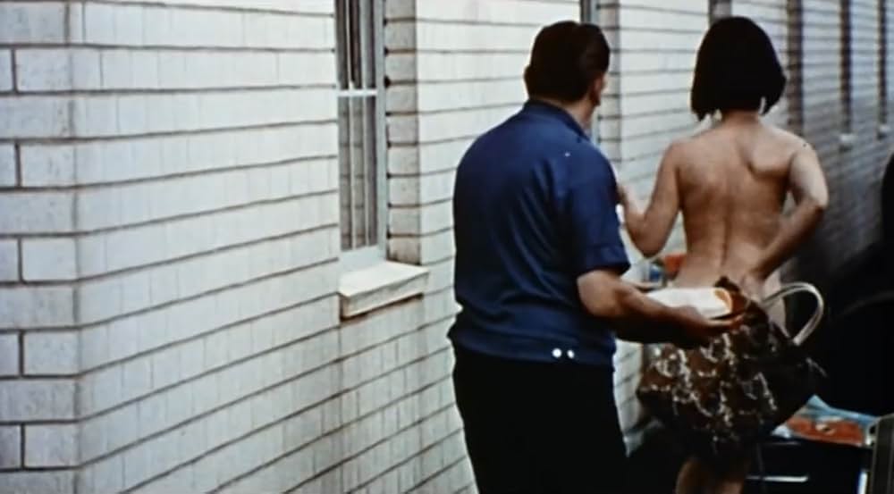 裸の女にナニをするの画像