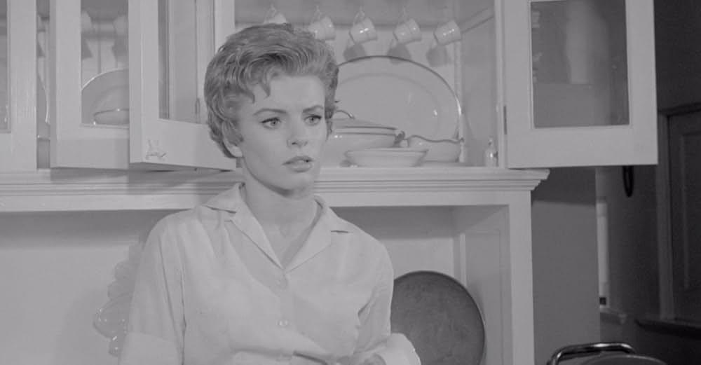 アトミック・ブレイン 大脳移植若返り法の画像