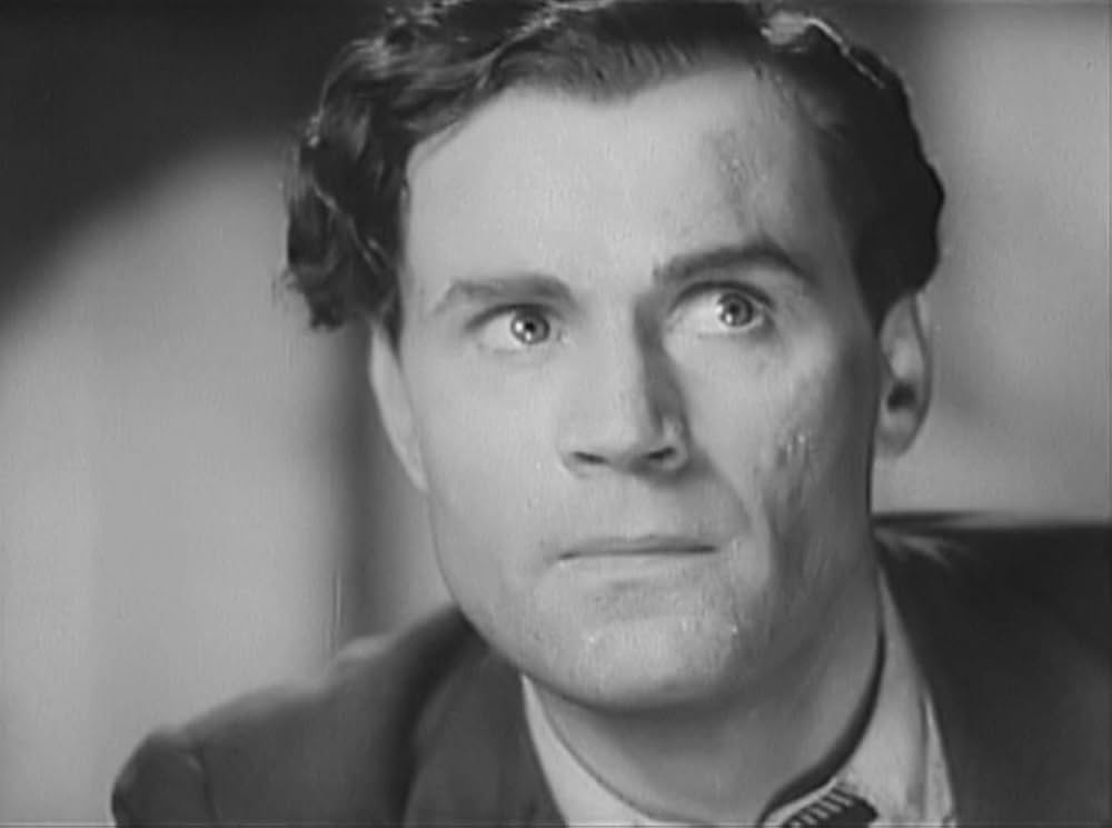 七つの錠のある扉の画像