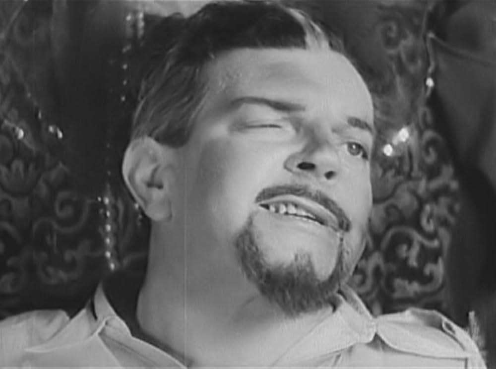 七つの錠のある扉の画像