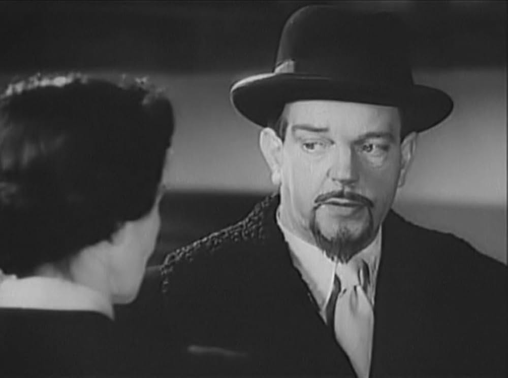 七つの錠のある扉の画像