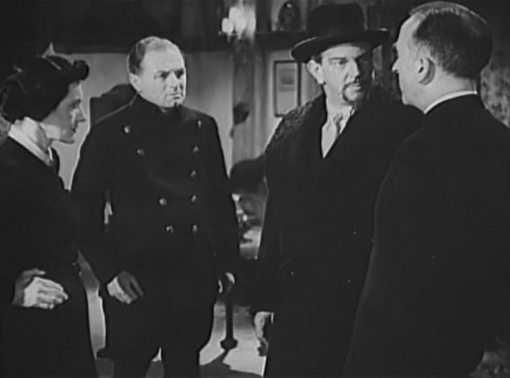 七つの錠のある扉の画像