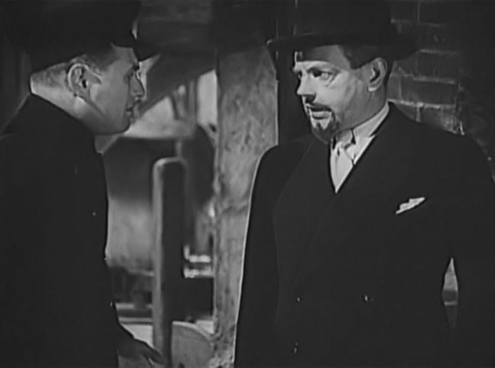 七つの錠のある扉の画像