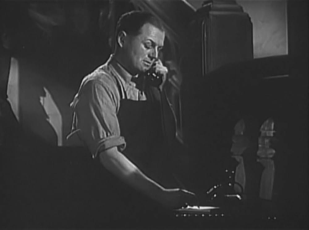 七つの錠のある扉の画像