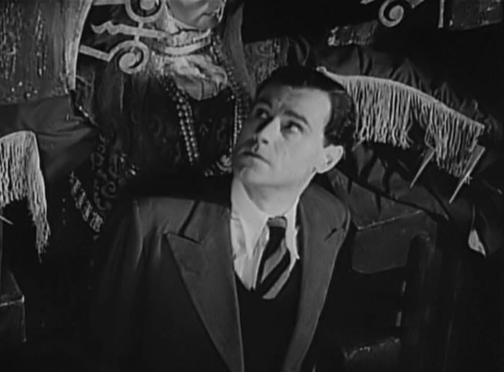 七つの錠のある扉の画像