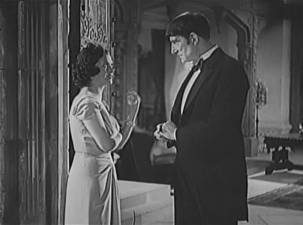 七つの錠のある扉の画像