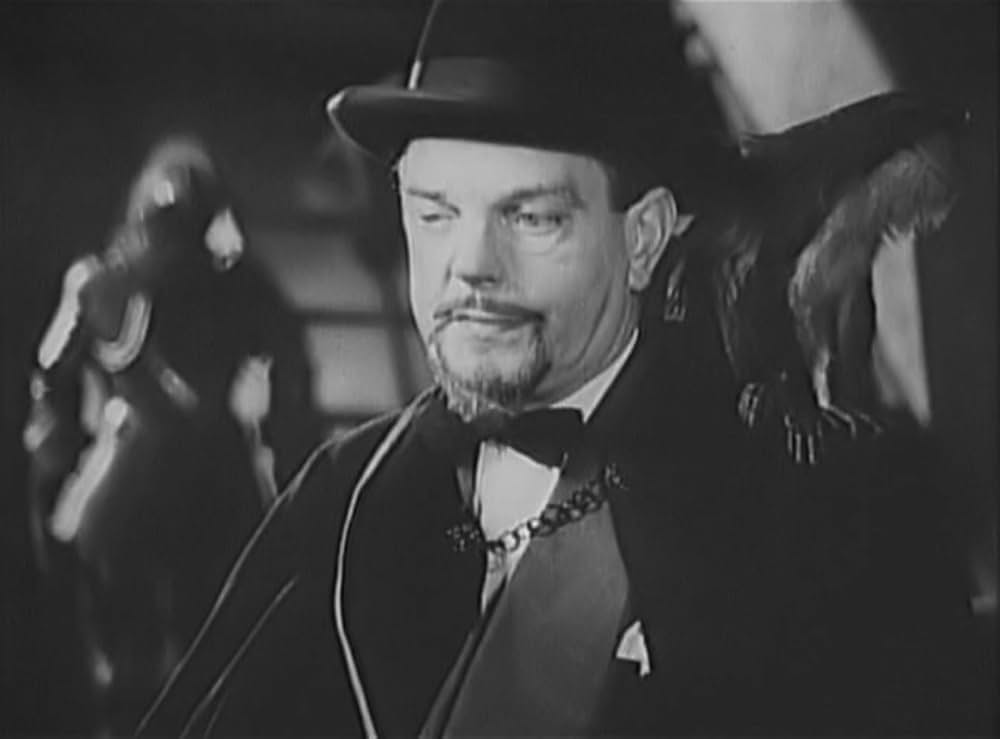 七つの錠のある扉の画像