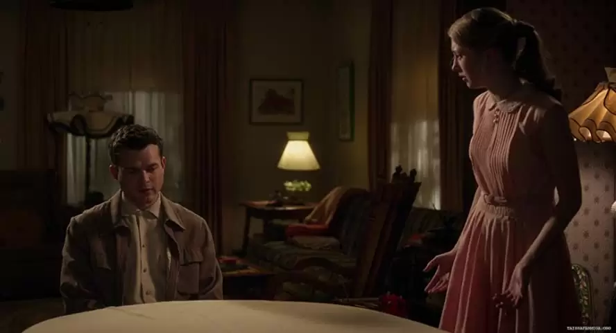 「ハリウッド・スキャンダル」オールデン・エアエンライク & タイッサ・ファーミガの画像