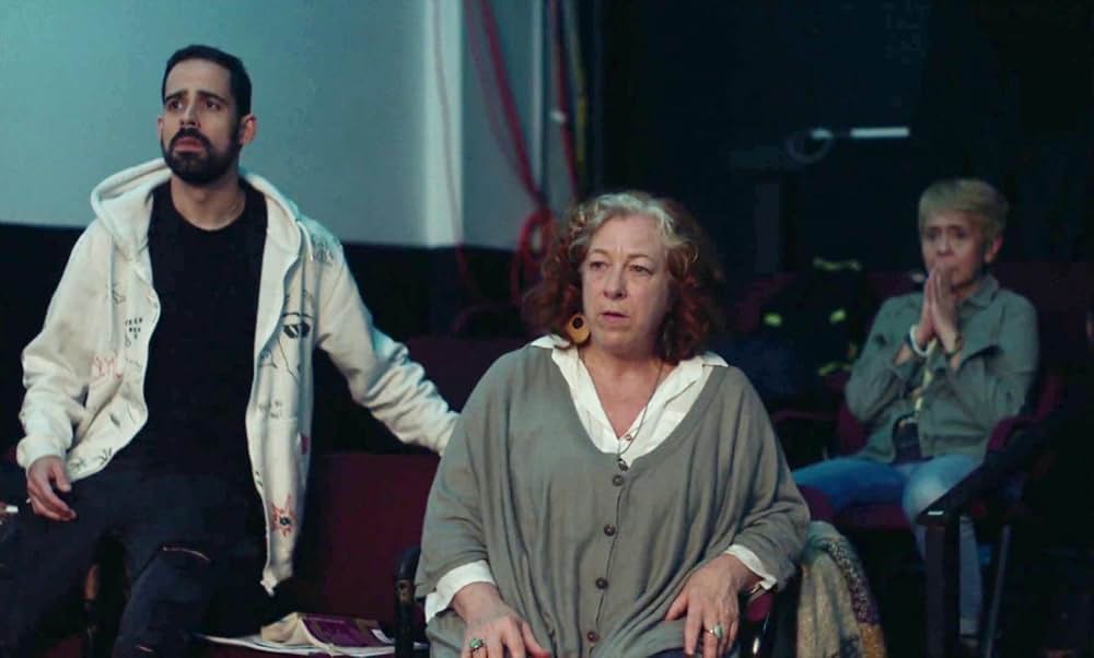 カーテンコールの灯の画像