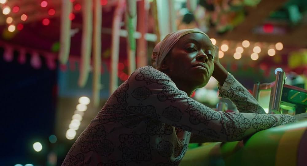 テレビの中に入りたいの画像