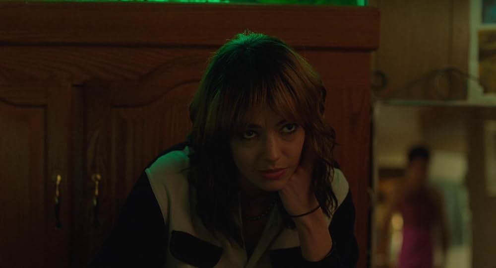 テレビの中に入りたいの画像