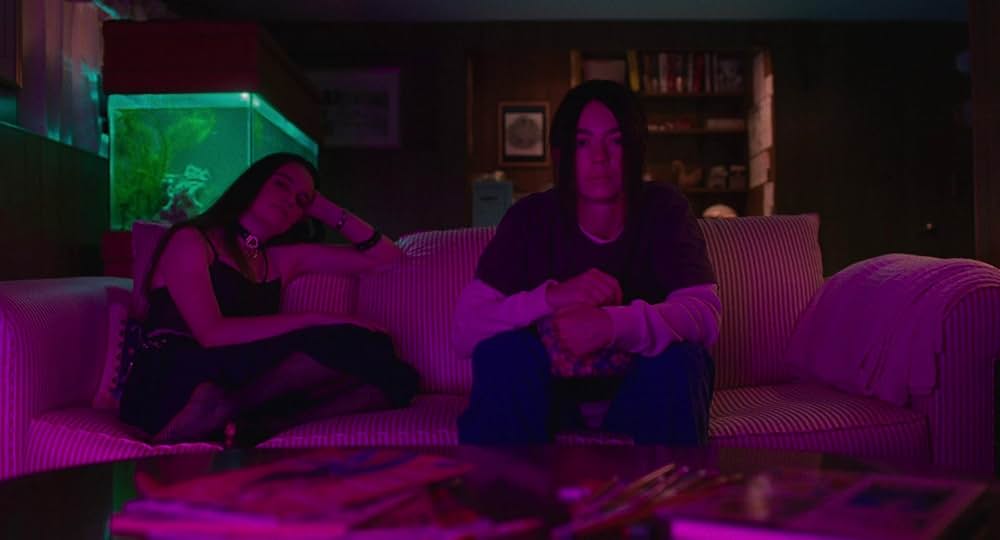 テレビの中に入りたいの画像