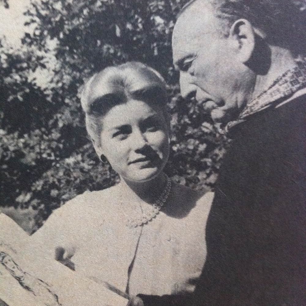 剣と十字架の画像