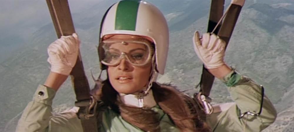 空から赤いバラの画像