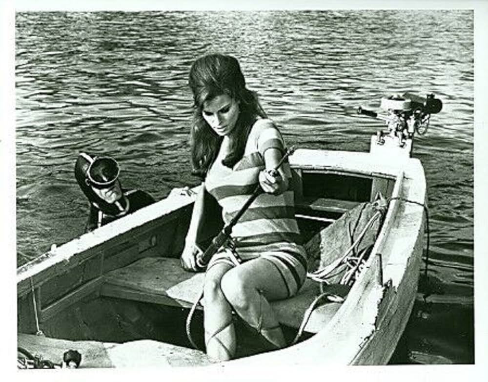 空から赤いバラの画像