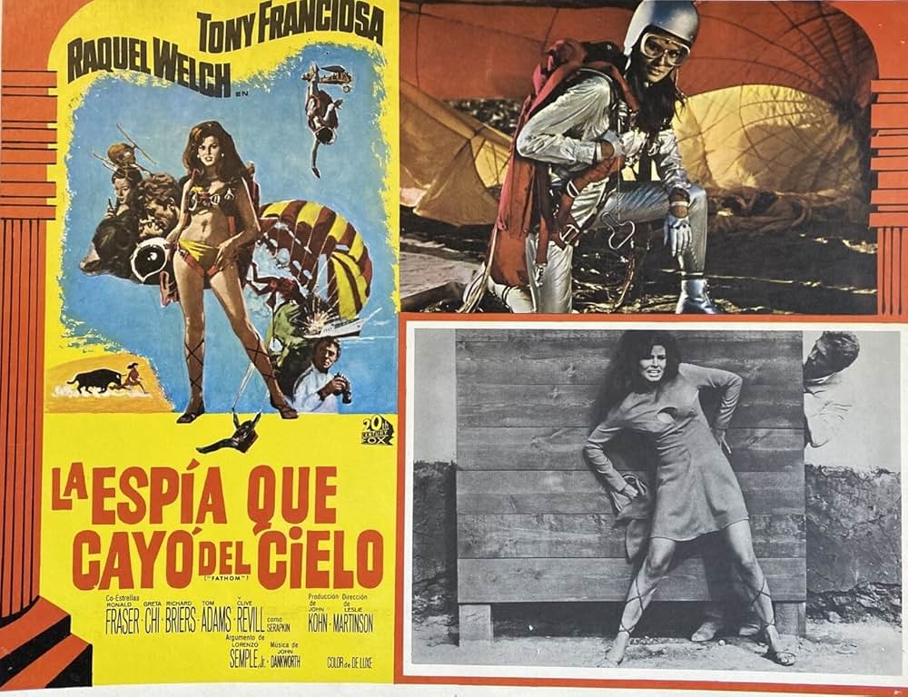 空から赤いバラの画像