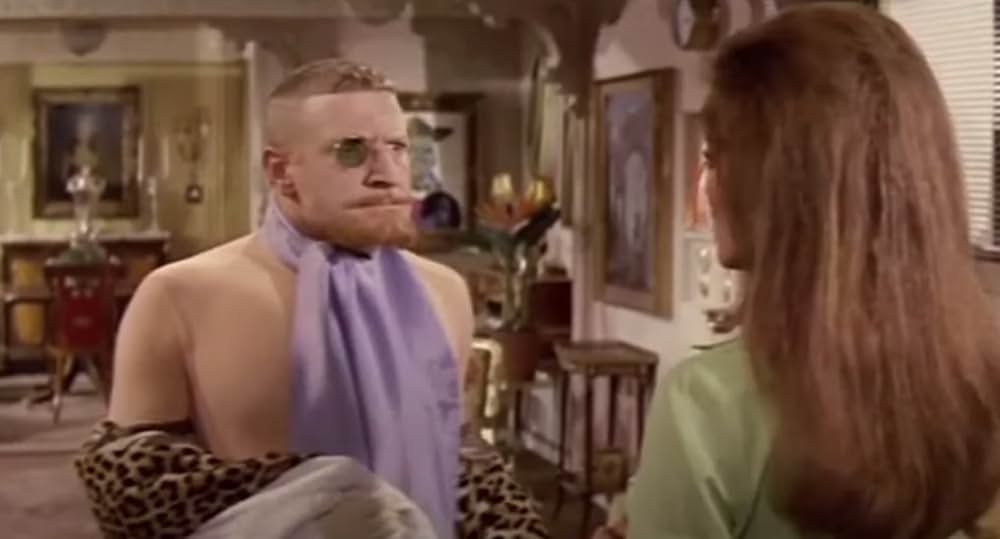 空から赤いバラの画像