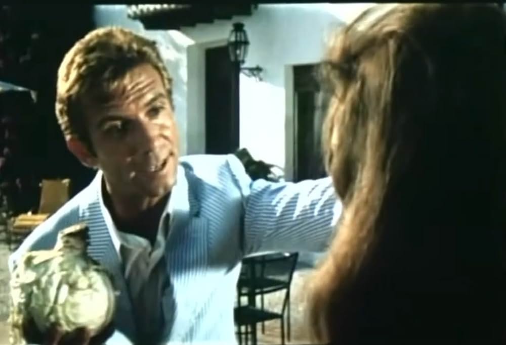 空から赤いバラの画像