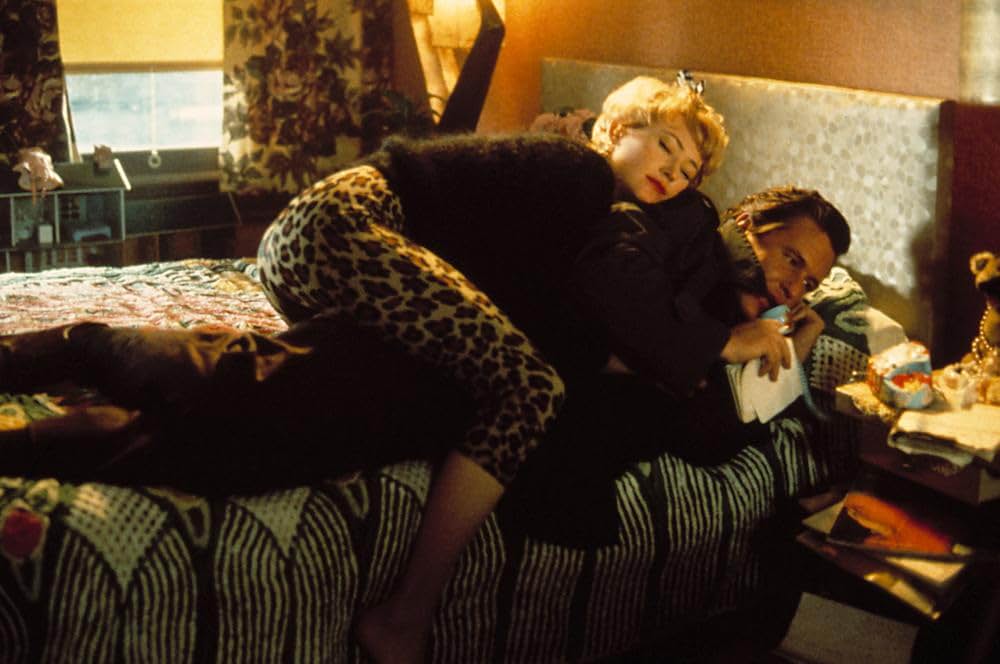 トム・ベレンジャーの 探偵より愛をこめての画像