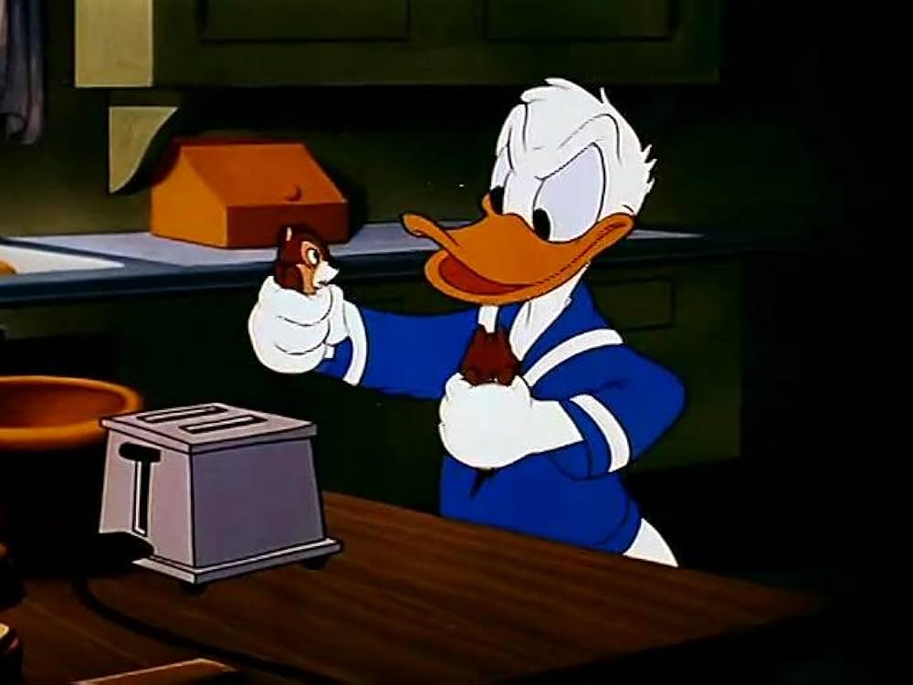 リスの朝ごはんの画像