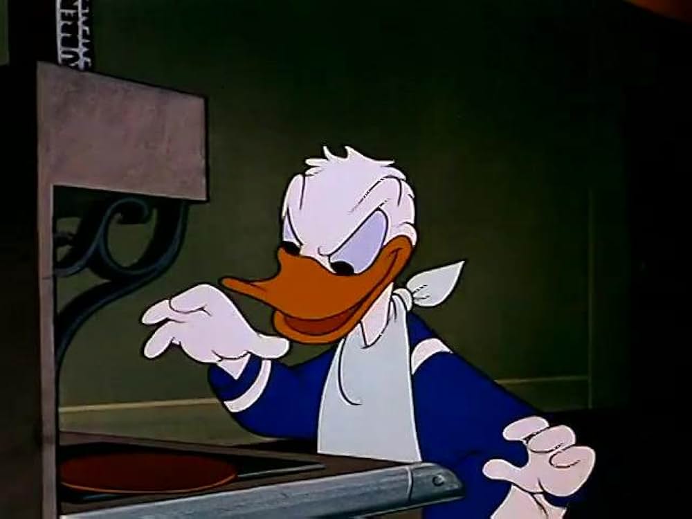 リスの朝ごはんの画像