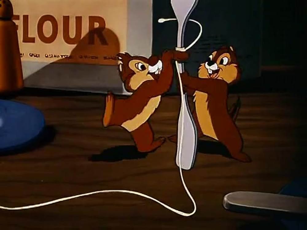 リスの朝ごはんの画像