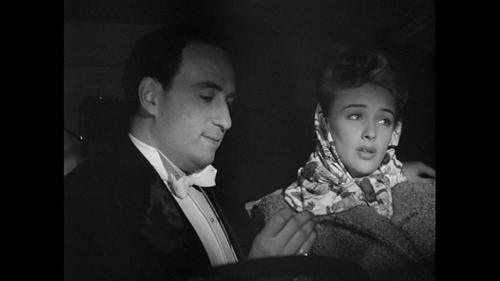 日曜日はいつも雨の画像