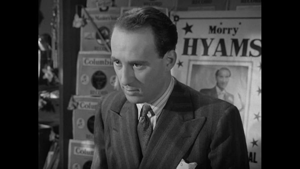 日曜日はいつも雨の画像