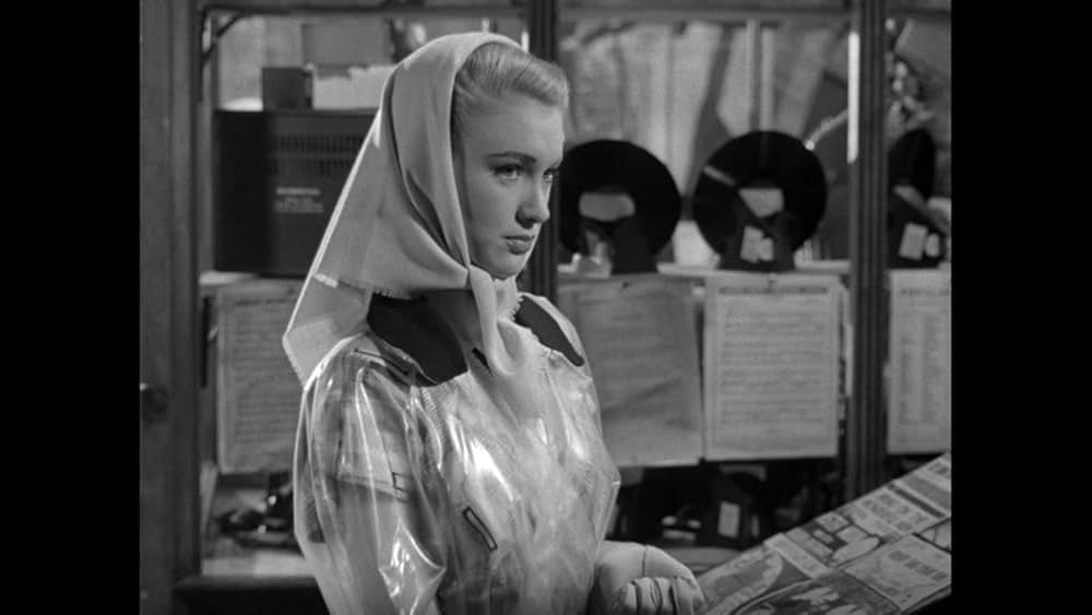 日曜日はいつも雨の画像