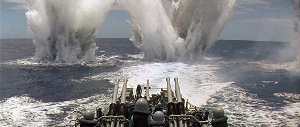 「眼下の敵」ロバート・ミッチャム & Curd Jürgensの画像