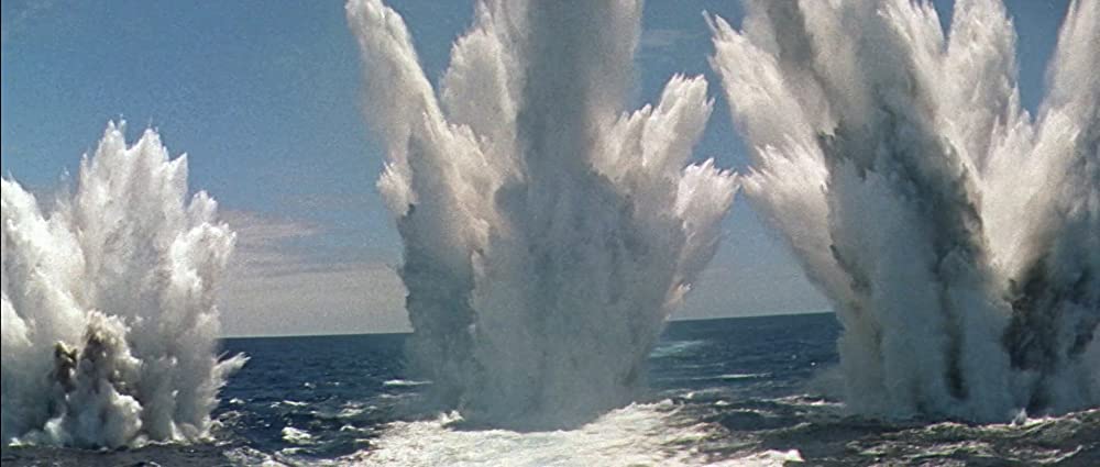 「眼下の敵」ロバート・ミッチャム & Curd Jürgensの画像