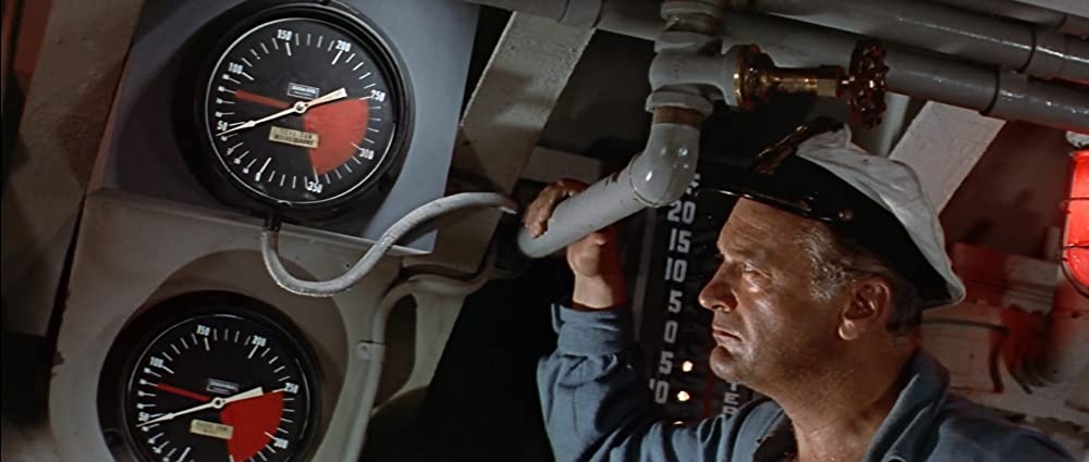 「眼下の敵」ロバート・ミッチャム & Curd Jürgensの画像