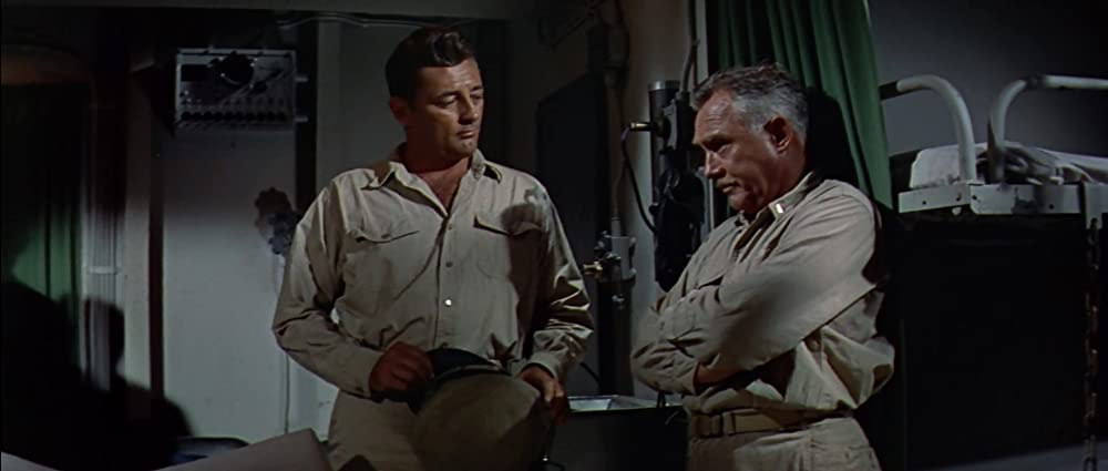 「眼下の敵」ロバート・ミッチャム & フランク・アルバートソン & Curd Jürgensの画像