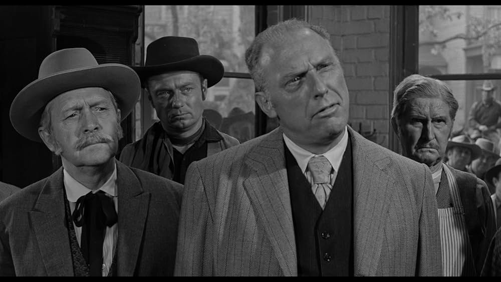 胸に輝く星の画像