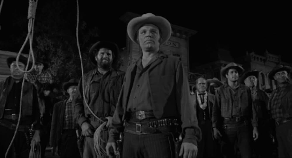 胸に輝く星の画像