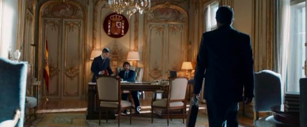 スモーク・アンド・ミラーズ 1000の顔を持つスパイの画像