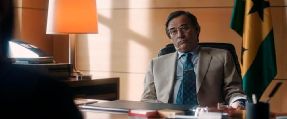 スモーク・アンド・ミラーズ 1000の顔を持つスパイの画像