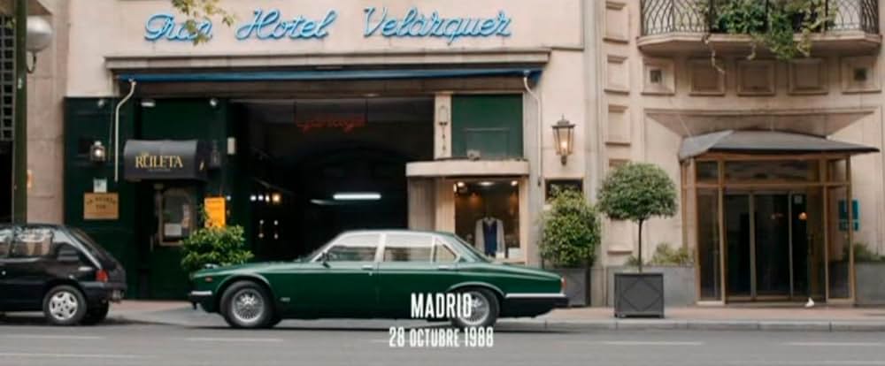 スモーク・アンド・ミラーズ 1000の顔を持つスパイの画像