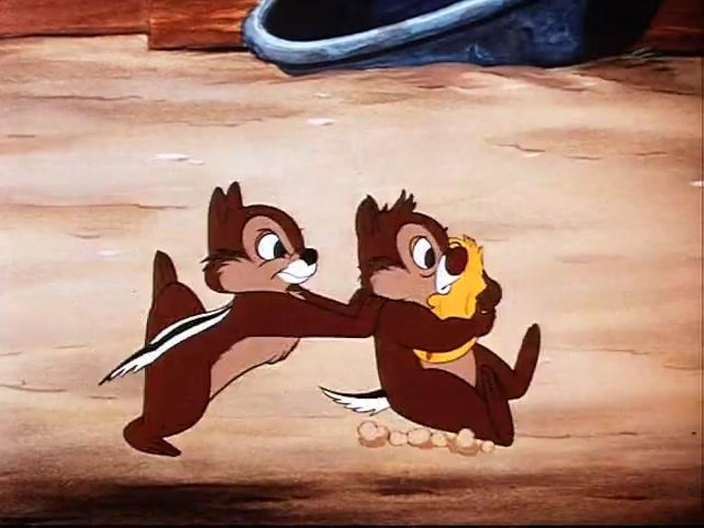 リスとヒヨコの画像