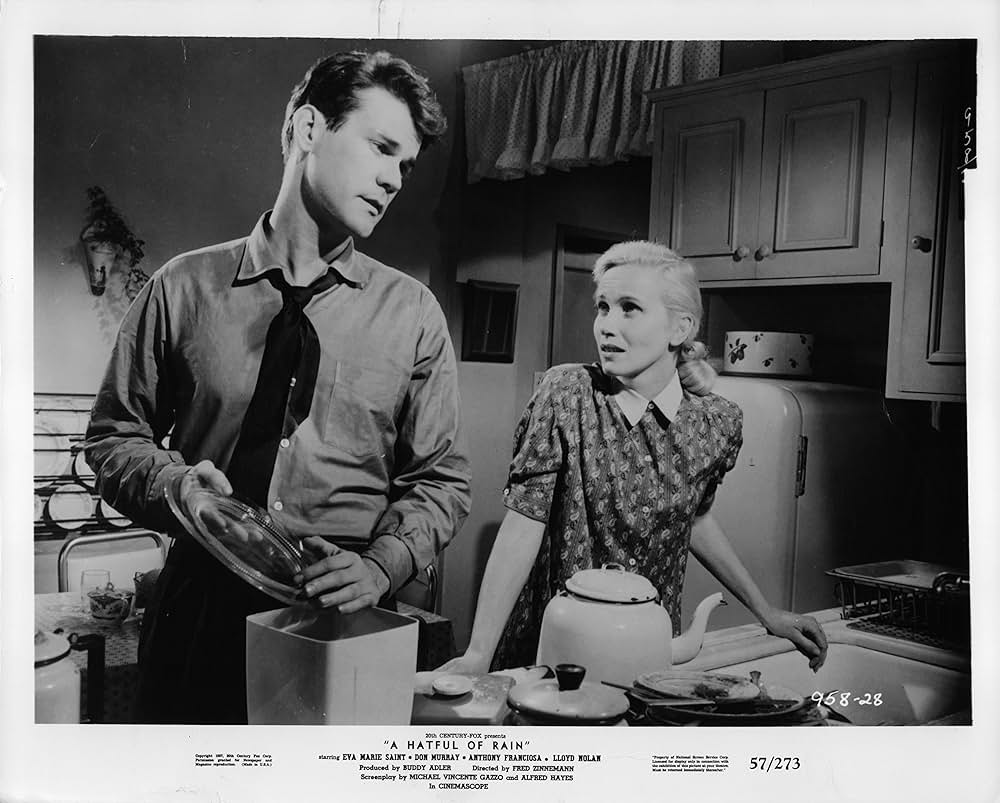 夜を逃れての画像