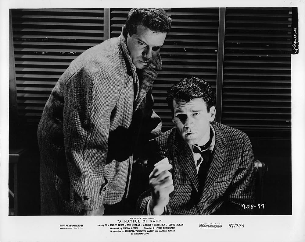 夜を逃れての画像