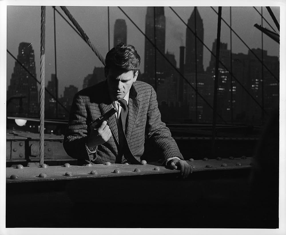 夜を逃れての画像