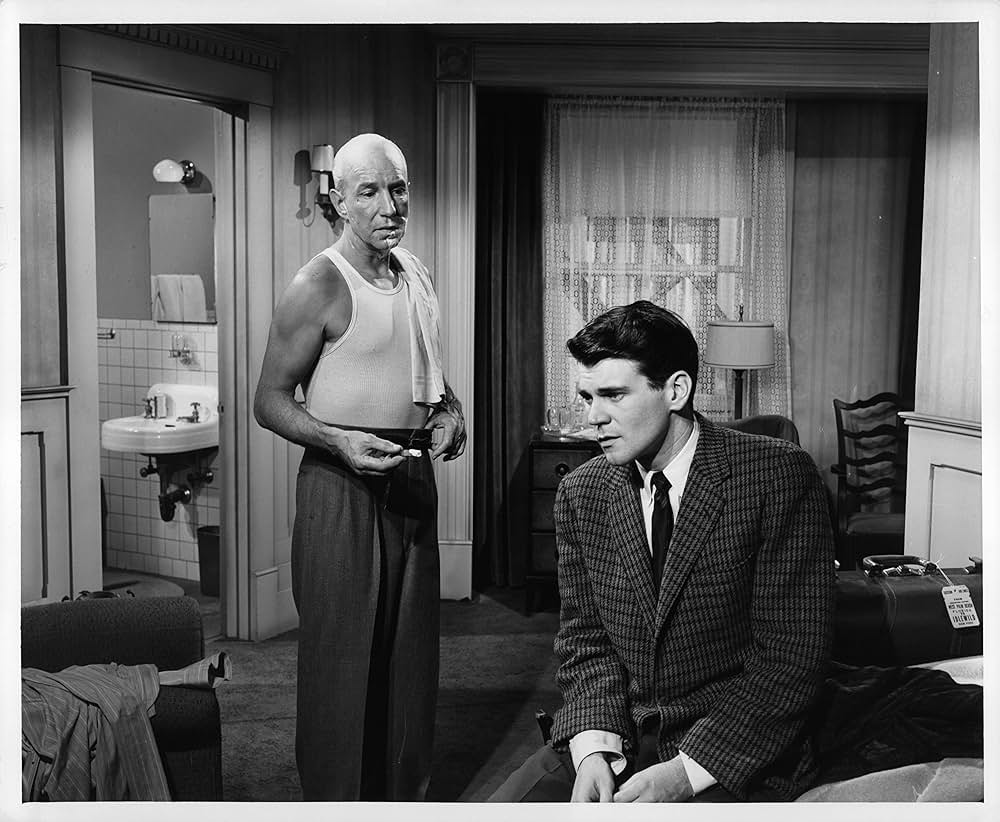 夜を逃れての画像