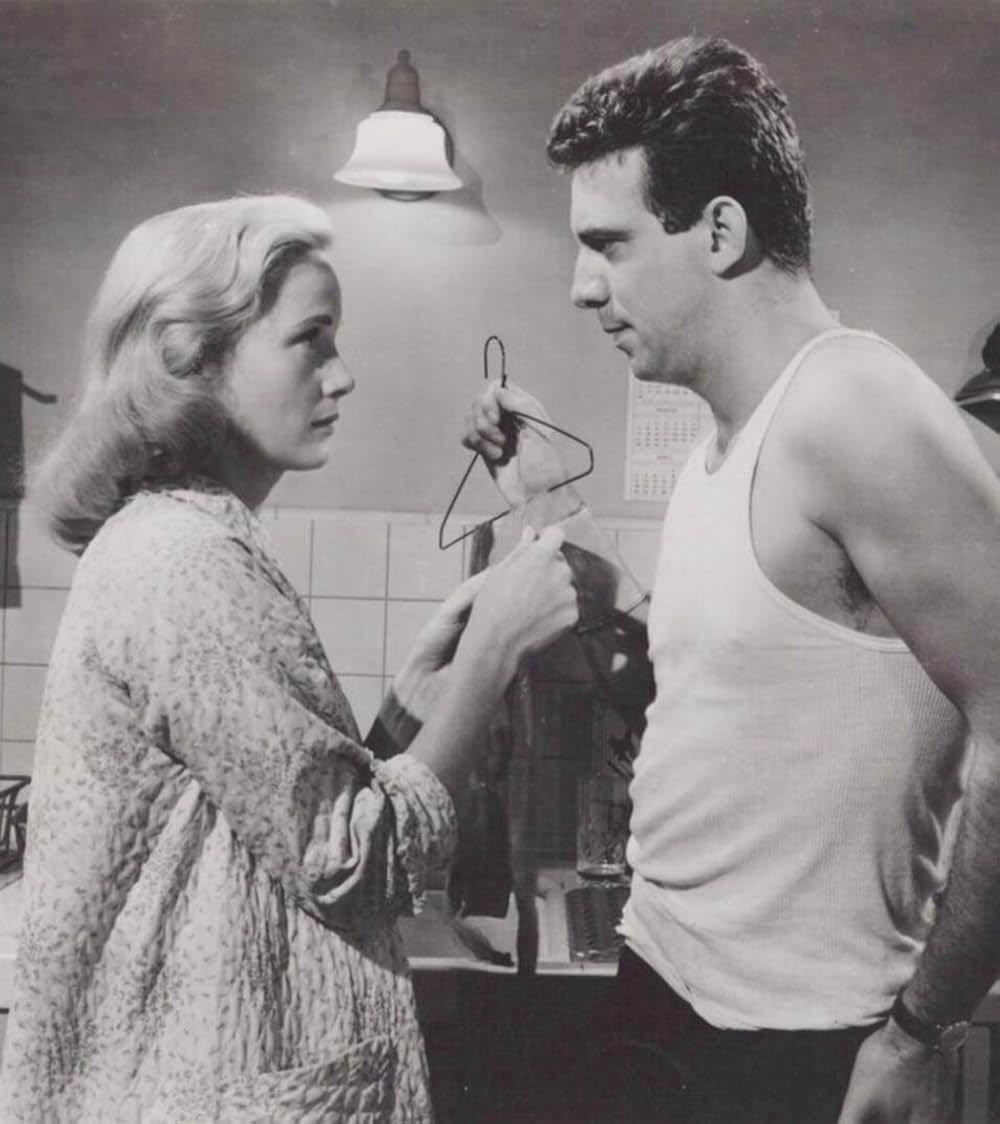 夜を逃れての画像