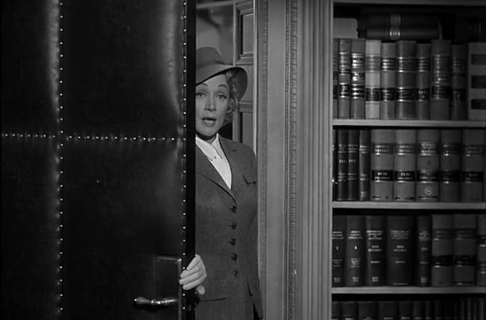 「情婦」マレーネ・ディートリッヒの画像