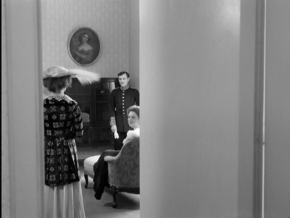 エフィ・ブリーストの画像